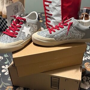 Miracle Miles (Mi.iM) Women’s Sneakers with Red Laces and Glitter- Brand New!